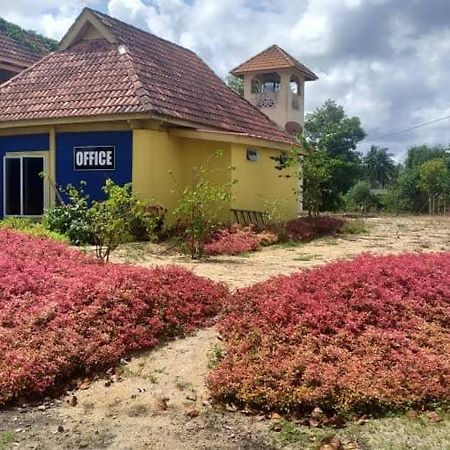 Iz Village Kampung Kuala Besut Kültér fotó