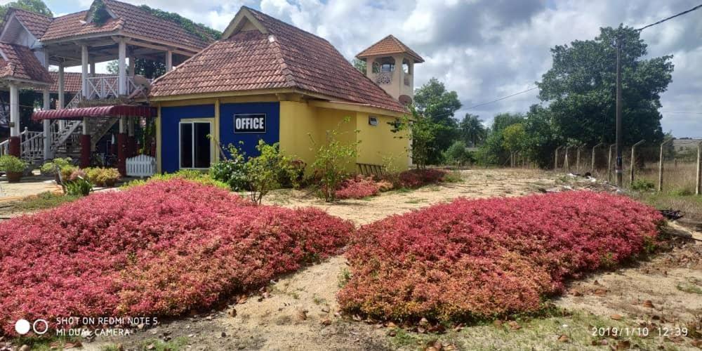 Iz Village Kampung Kuala Besut Kültér fotó